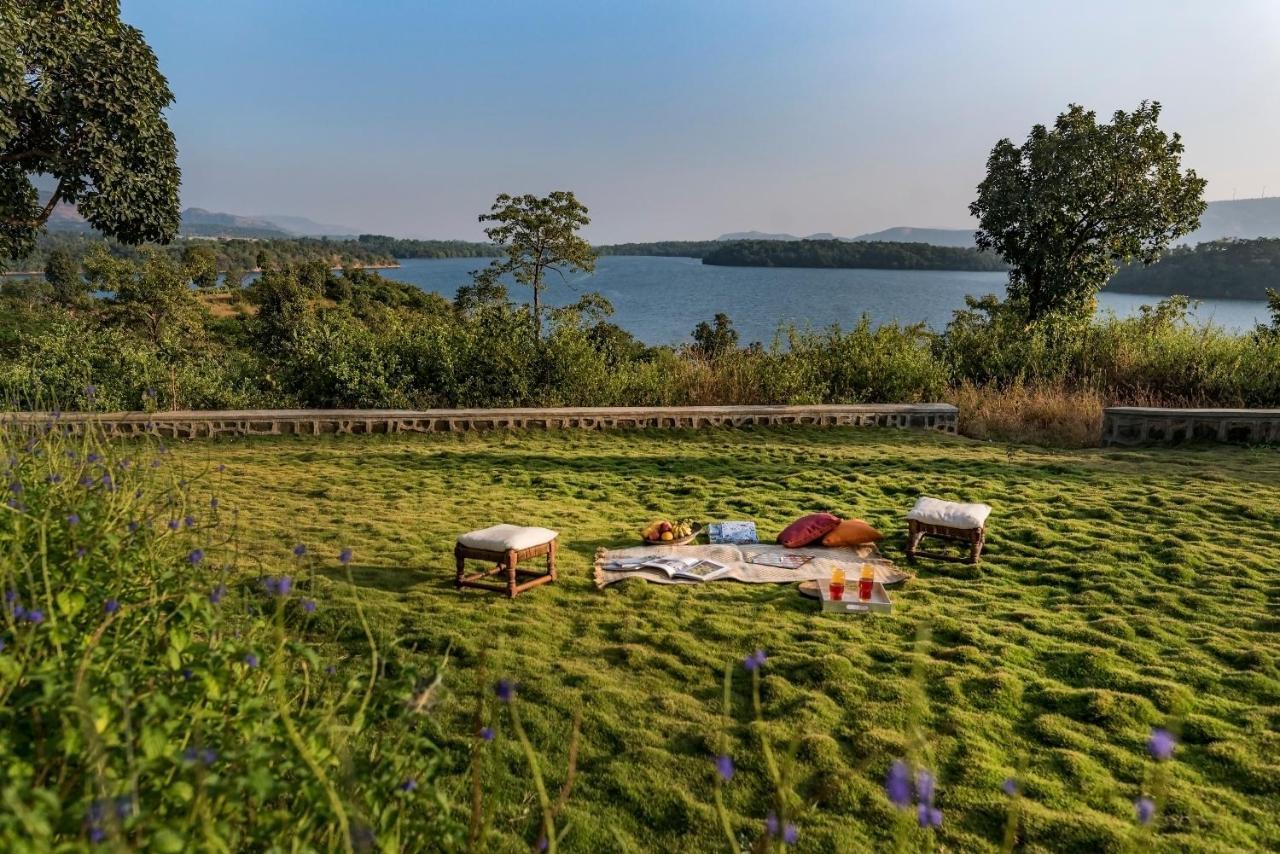 Saffronstays Anantham, Kamshet - Pet-Friendly Lakefront Villa With A Huge Verandah Nethersole Dam Buitenkant foto