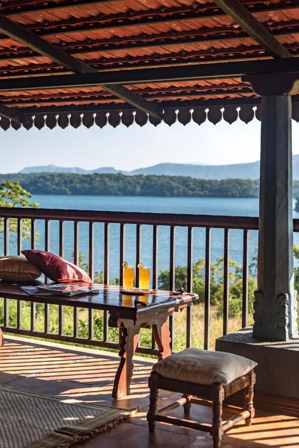 Saffronstays Anantham, Kamshet - Pet-Friendly Lakefront Villa With A Huge Verandah Nethersole Dam Buitenkant foto